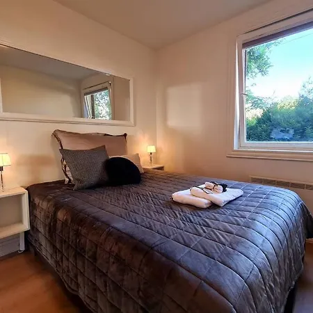 Apartmán Bright And Modern 2-bedroom Apartment, Near Center, Location *