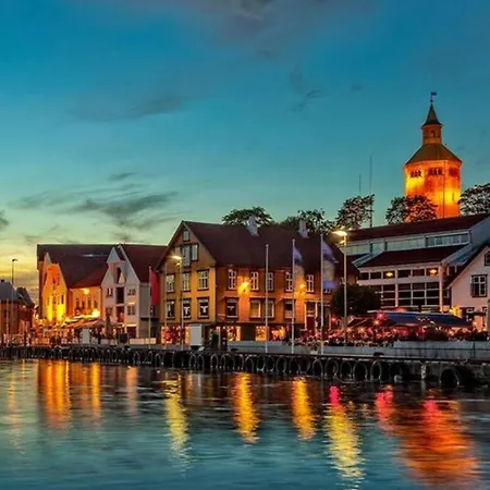 Bright And Modern 2-bedroom Apartment, Near Center, Location