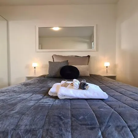 Bright And Modern 2-bedroom Apartment, Near Center, Location 公寓