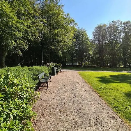 Bright And Modern 2-bedroom Apartment, Near Center, Location