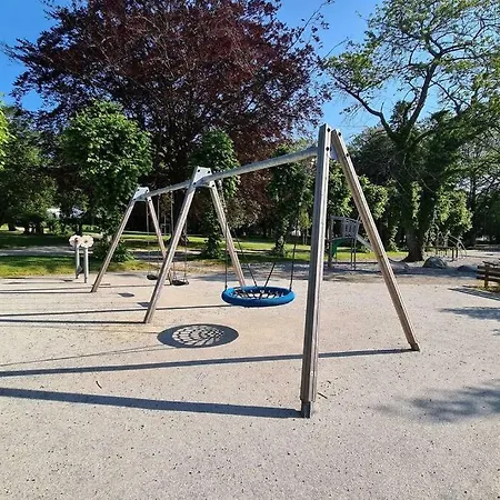 Apartamento Bright And Modern 2-bedroom Apartment, Near Center, Location